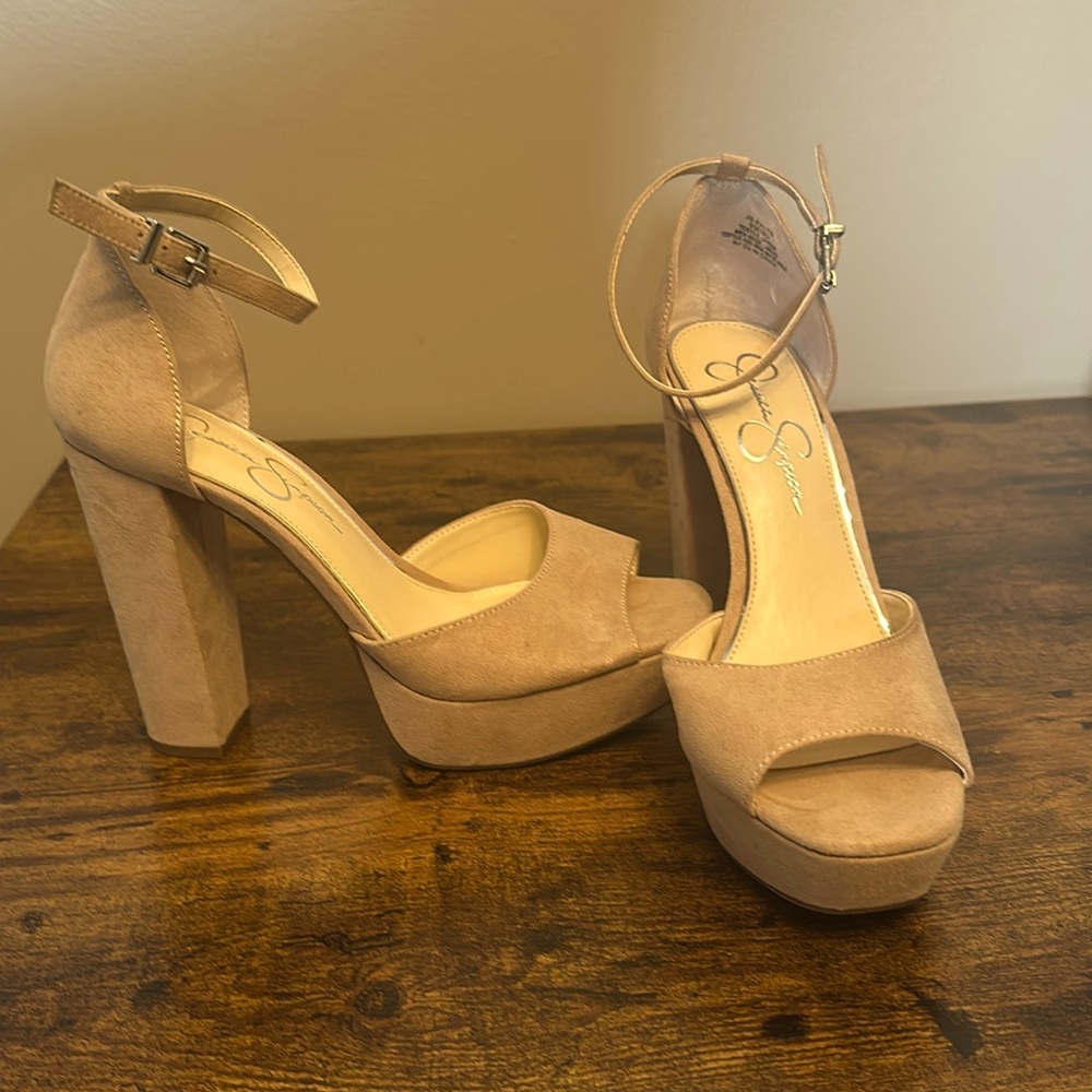 Jessica Simpson - Nude Peep-toe Platform Heels